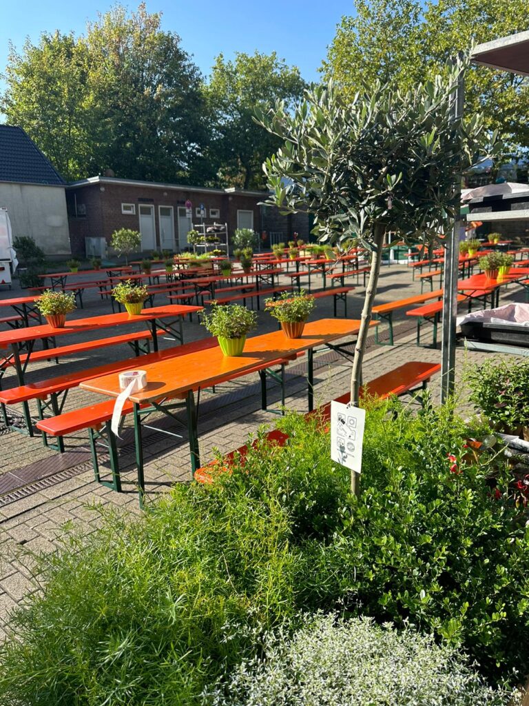 Vorbereiteter Biergarten zur Lindener Meile